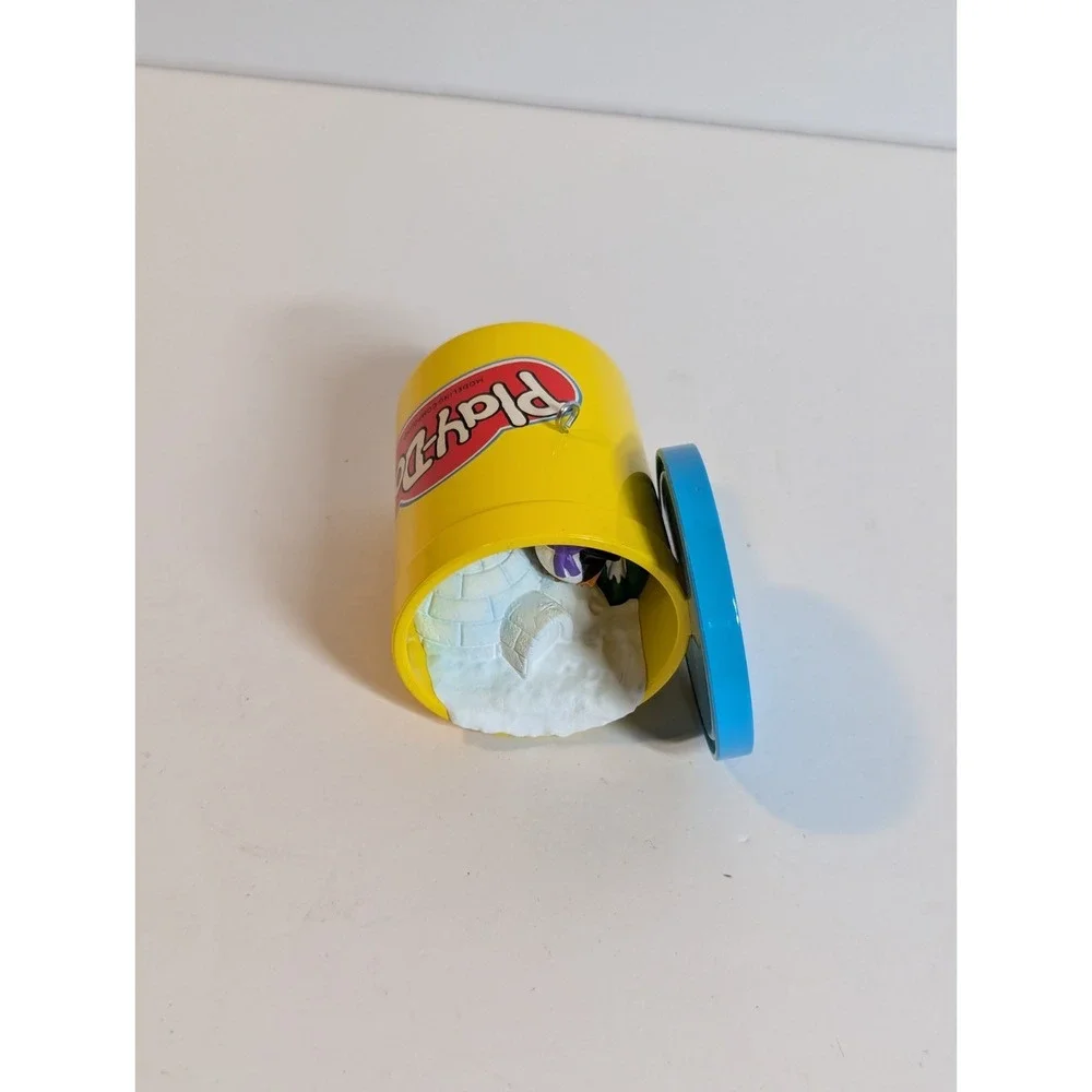 Hallmark 2021 Play-Doh Penguin DAMAGED BOX!!!‎